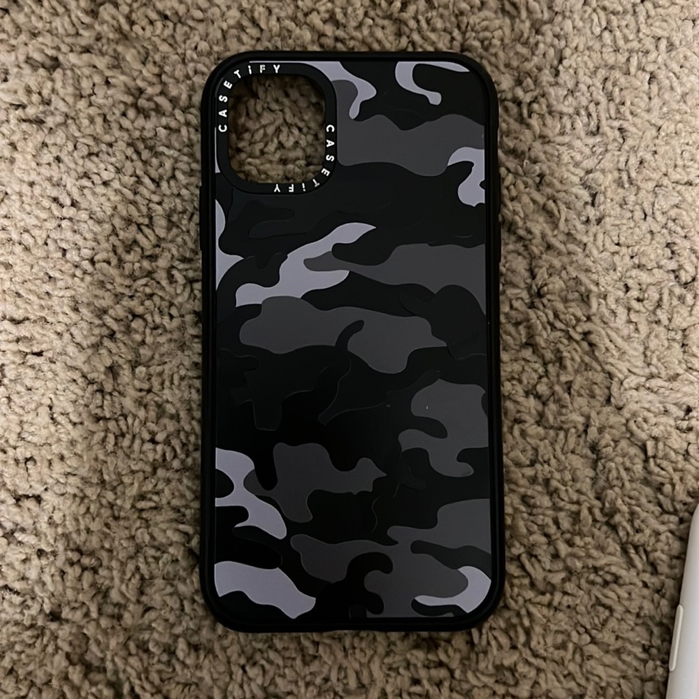iphone 11 camo casetify case